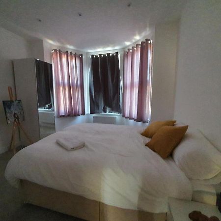 Ferienwohnung Marble House Edgware Exterior foto