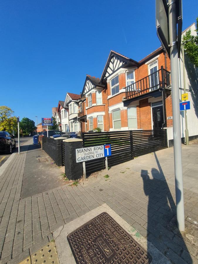 Ferienwohnung Marble House Edgware Exterior foto