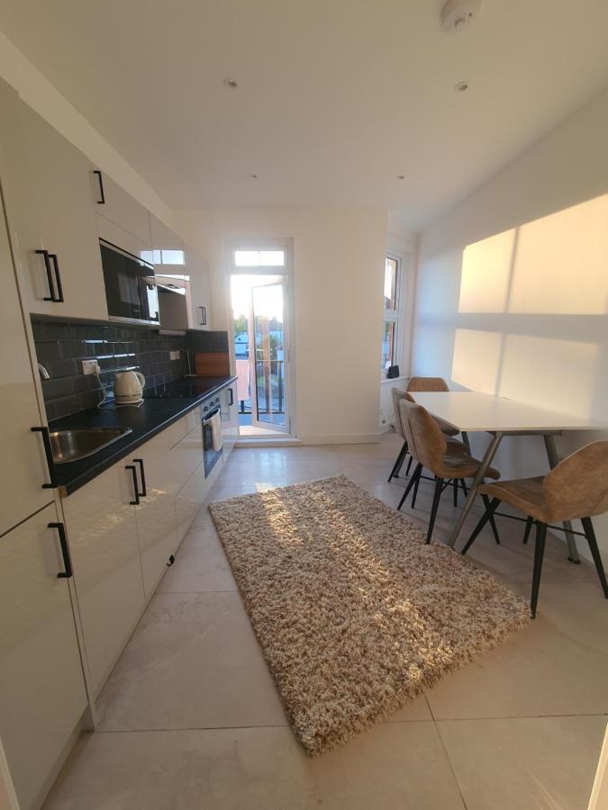 Ferienwohnung Marble House Edgware Exterior foto